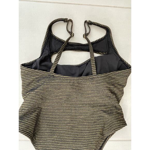 Cupshe Swim One Piece Swimsuit Cut Out Metallic Swimwear - Picture 10 of 12